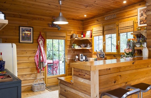 L'Herbe Villa | Beautiful wooden villa with heated swimming pool, in a peaceful setting between the lake and the ocean.