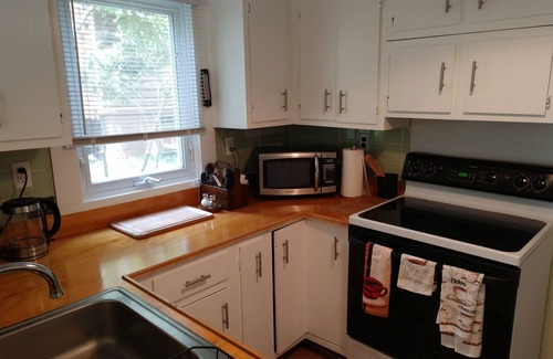 Smallwood House | Beautiful woodland cabin with all new furniture, linens, electronics, appliances