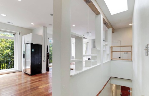 Eckington Apartment | Beautifully appointed Penthouse in heart of the city!