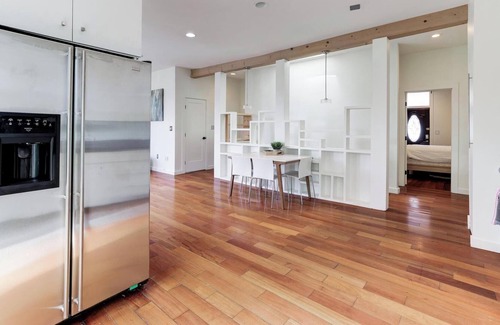 Eckington Apartment | Beautifully appointed Penthouse in heart of the city!