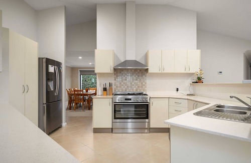 Llanarth House | Beautifully Appointed Spacious & Cosy 4 Bedroom Home
