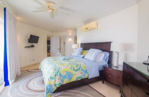 St. Lawrence Gap Villa | Beautifully Appointed Three Bedroom Penthouse