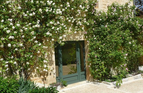 Daglan House | Beautifully converted stone barn near Daglan, Perigord Noir, heated pool