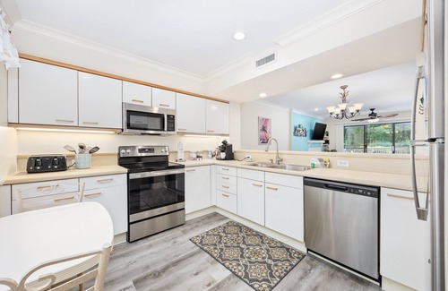 Vaught Villa | Beautifully Decorated 2 BR Villa ,Sleeps 8!