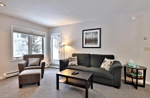 Killington House | Beautifully decorated 3 bedroom condo nestled Slopeside on Pico Mountain Ski-in Ski-out G101