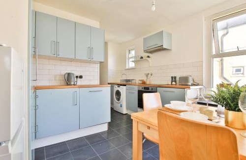 Roath Apartment | Beautifully Designed Flat with Full Amenities