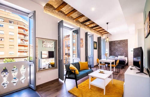 Morvedre Apartment | Beautifully Designed Studio with Lots of Natural Light
