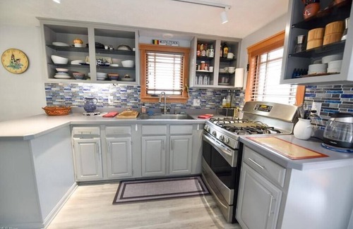 Portage Lakes Cottage | Beautifully furnished cottage in Portage Lakes