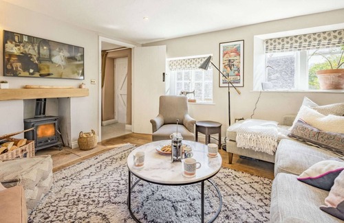 Inchbrook Cottage | Beautifully presented dog friendly holiday cottage in the Cotswolds - Peppercorn Cottage