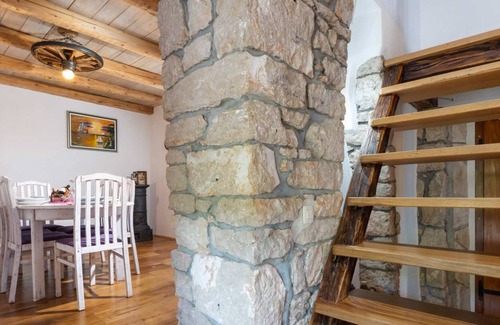 Martina Villa | Beautifully renovated holiday home on a small hill with wonderful sea view