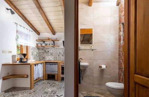 Martina Villa | Beautifully renovated holiday home on a small hill with wonderful sea view