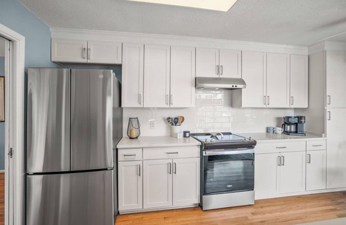 Saint Helena Island House | Beautifully Remodeled 3-bedroom Home With Views of the Ocean Point Golf Links