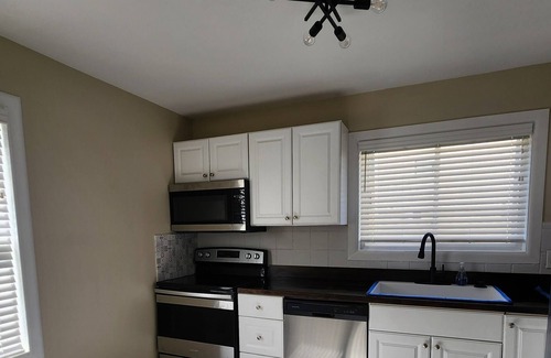 Kansas City Apartment | Beautifully Remodeled 2 Bed 1 Bath Fully Furnished Duplex