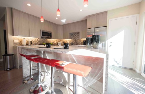 Sherman Oaks Villa | Beautifully Remodeled 4BR Home-Outdoor Dining BBQ