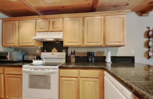 Mammoth Lakes Condo | Beautifully Remodeled 2 Bed 2 Bath Condo with Mountain View! Great Location, Close to Slopes! (Unit 302 at 1849) by RedAwning