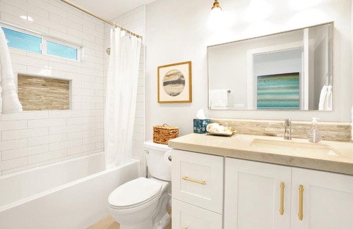 Fullerton House | Beautifully Remodeled House 5 miles to Disney