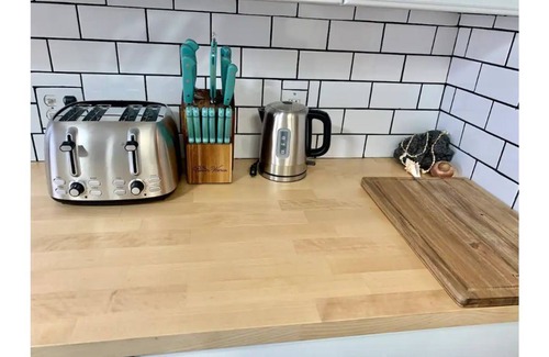 Lakeview House | Beautifully Remodeled Home Near the Universities