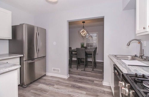 Beachwood Condo | Beautifully Renovated 2Bdrm Cleveland Suburb Condonn
