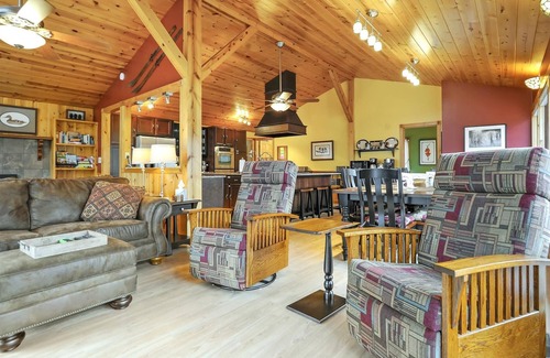 Timberline House | Beautifully renovated has everything you need to stay on the Sunnyside!