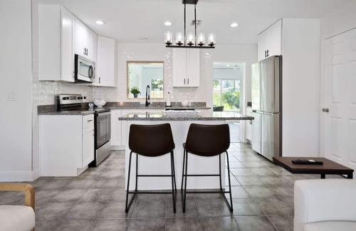 United Central House | Beautifully renovated 3BR 2BA.