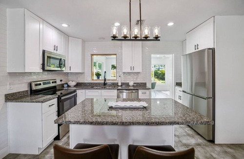 United Central House | Beautifully renovated 3BR 2BA.