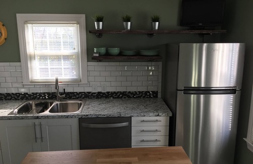 Watterson Park House | Beautifully renovated home with charm! Sleeps 7. Located close to EVERYTHING!