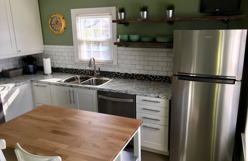 Watterson Park House | Beautifully renovated home with charm! Sleeps 7. Located close to EVERYTHING!