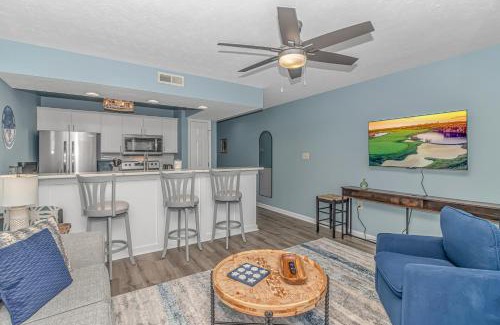 Carolina Forest House | Beautifully Renovated- Ground Floor Condo Sleeps 4! 1 bed, 1 bath - River Oaks Golf Villas unit 7-B