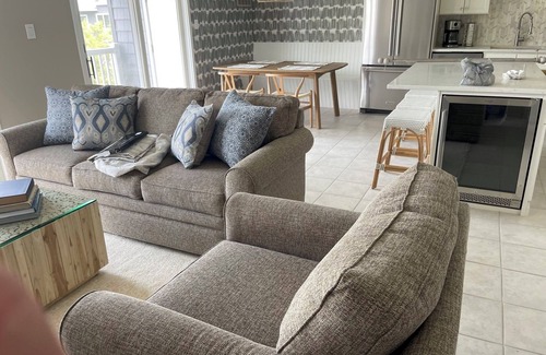 Merion Park Condo | Beautifully Renovated Condo in OCNJ at Blue Water Marina.