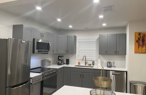 Leander House | Beautifully renovated home on quiet tree-lined street. Close to major amenities!
