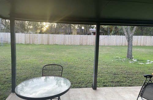 Leander House | Beautifully renovated home on quiet tree-lined street. Close to major amenities!
