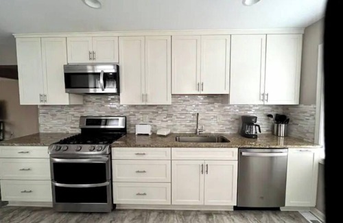 Beachwood House | Beautifully Renovated, Luxury Home in Beachwood OH