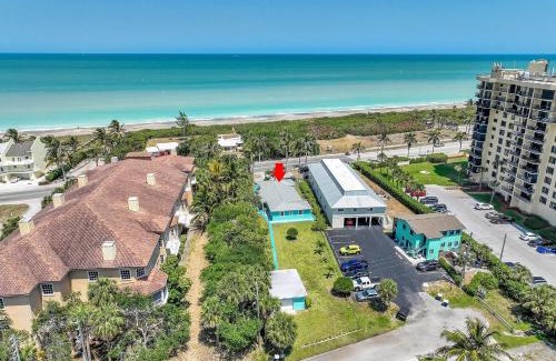 Fort Pierce Villa | Beautifully Renovated Villa Across the Street from the Ocean
