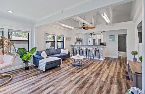 Gulfport Cottage | Beautifully renovated beach cottage!