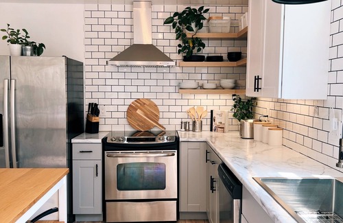 Oak Grove House | Beautifully Renovated 1920 Home, EV Charging, Pets