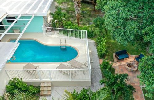 South Beach House | Beautifully Renovated 5 bedroom Vero Beach home
