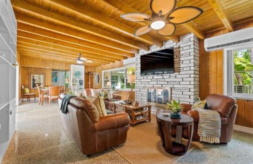 South Beach House | Beautifully Renovated 5 bedroom Vero Beach home