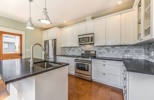 Ballard House | Beautifully restored 1909 home 5bedroom/2bath perfect walkable Ballard location!