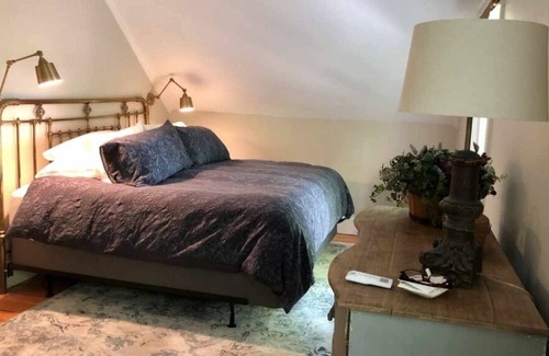 Dorset House | Beautifully restored Cottage on the Green in Dorset, Vermont