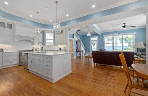 Palatka House | Beautifully restored home with river views & private dock!