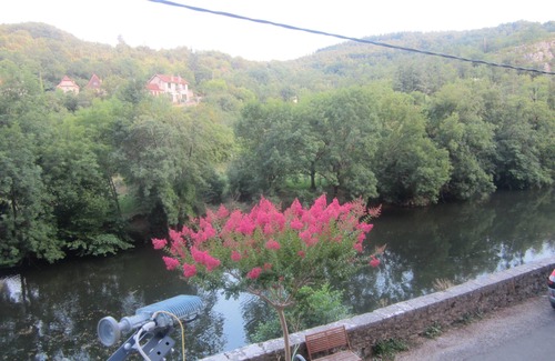 Cabrerets Villa | Beautifully Restored, Large French Villa On The Banks Of The River Cele.