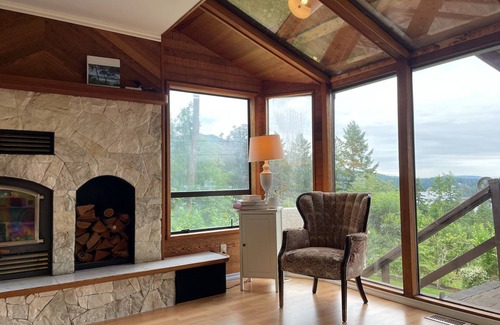 Garden Bay House | Beautifully situated harbour view home.