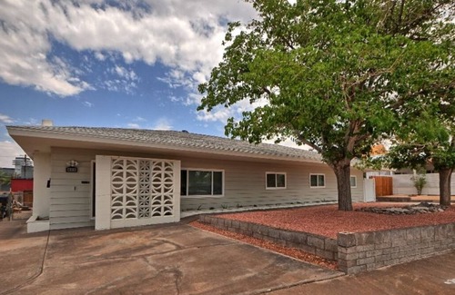 Townsite House | Beautifully updated historical home in the heart of Henderson