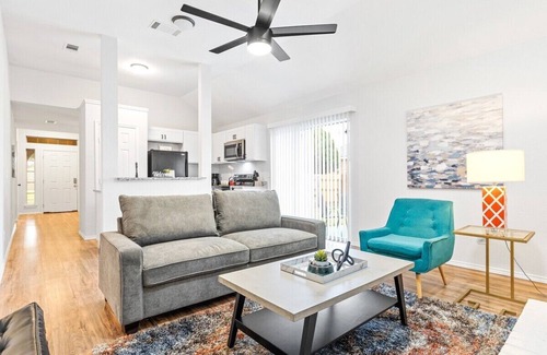 Oak Cliff House | Beautifully Updated Spacious Home/Foosball Table
