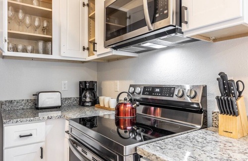 Oak Cliff House | Beautifully Updated Spacious Home/Foosball Table