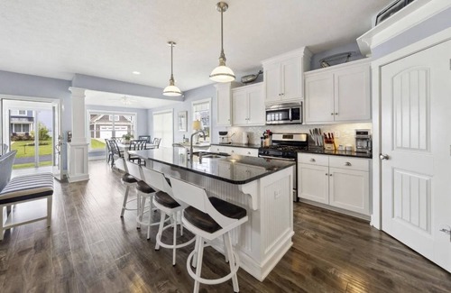 Marblehead House | Beautifully Appointed- Sunrise & Sunset Views in Bay Point Resort