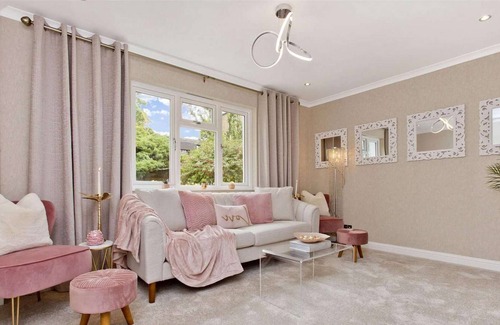 St. Tudy Villa | Beautioful House sleeps 10 guests in 5 bedrooms