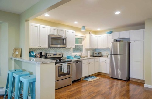 North Lake George House | Beauty and Seclusion on Lake George Awaits You!