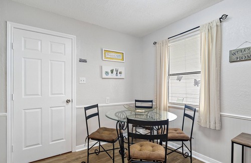 Northside House | Beauty by the Park 3 BDS PET Friendly FAST WI-FI ECHO
