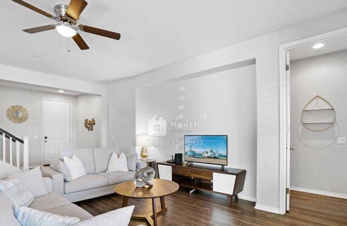 Santa Ana Heights House | Beauty on Guarda Dr